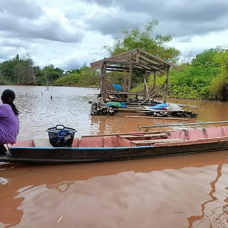 เฮือนน้ำน่าน House By The River Nan Uttaradit Exterior photo
