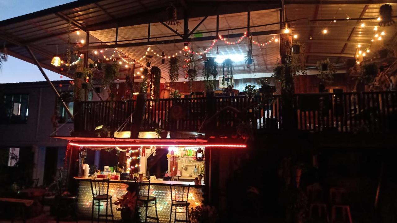 Homestay เฮือนน้ำน่าน House By The River Nan Uttaradit