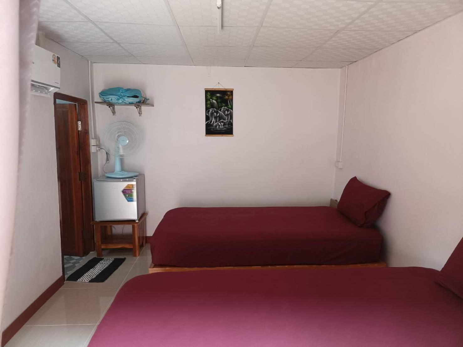 เฮือนน้ำน่าน House By The River Nan Homestay *