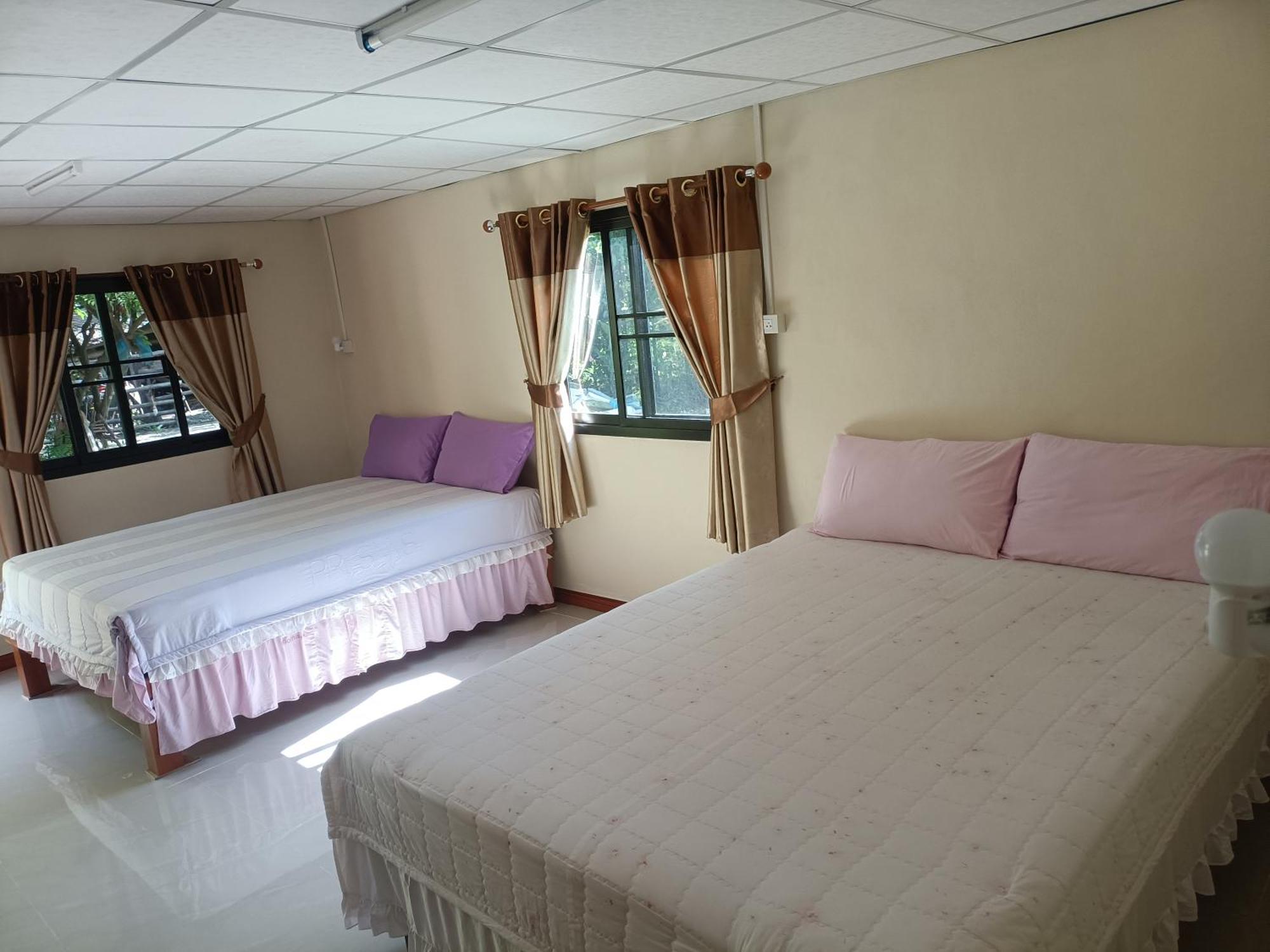 Homestay เฮือนน้ำน่าน House By The River Nan