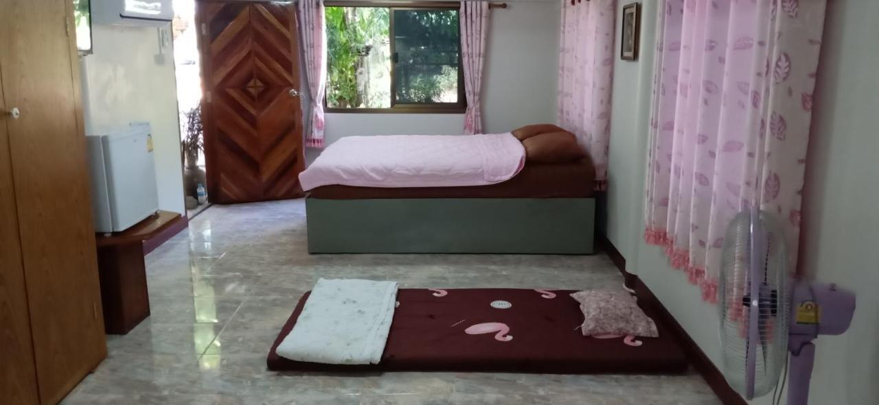 เฮือนน้ำน่าน House By The River Nan Homestay